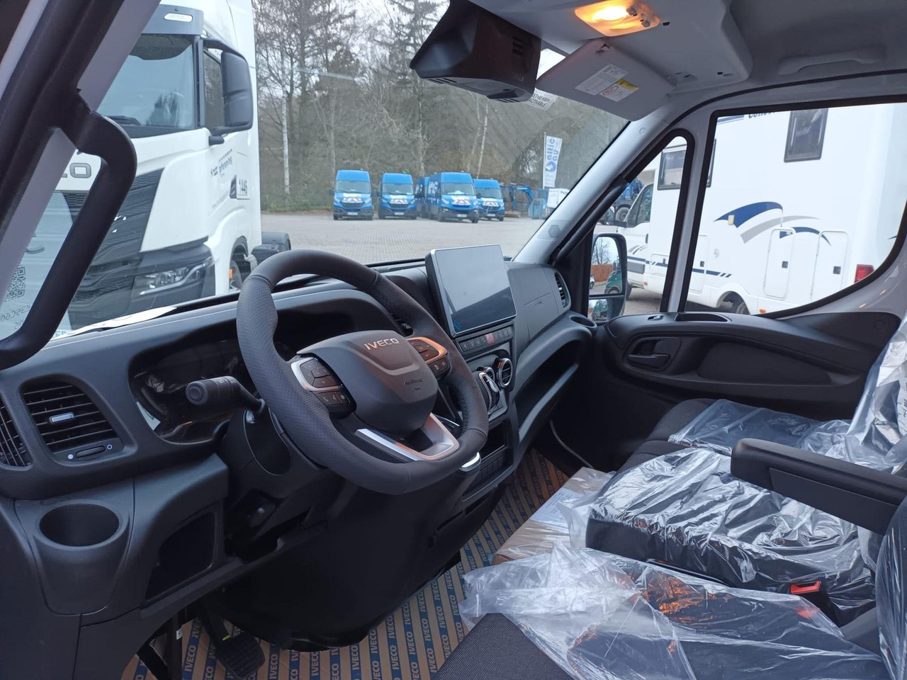 Skåpbil Iveco Daily 35S18HA8V 4100 KLIMA*AHK*RÜCKFAHRKAMERA...: bild 9 Skåpbil Iveco Daily 35S18HA8V 4100 KLIMA*AHK*RÜCKFAHRKAMERA...: bild 9