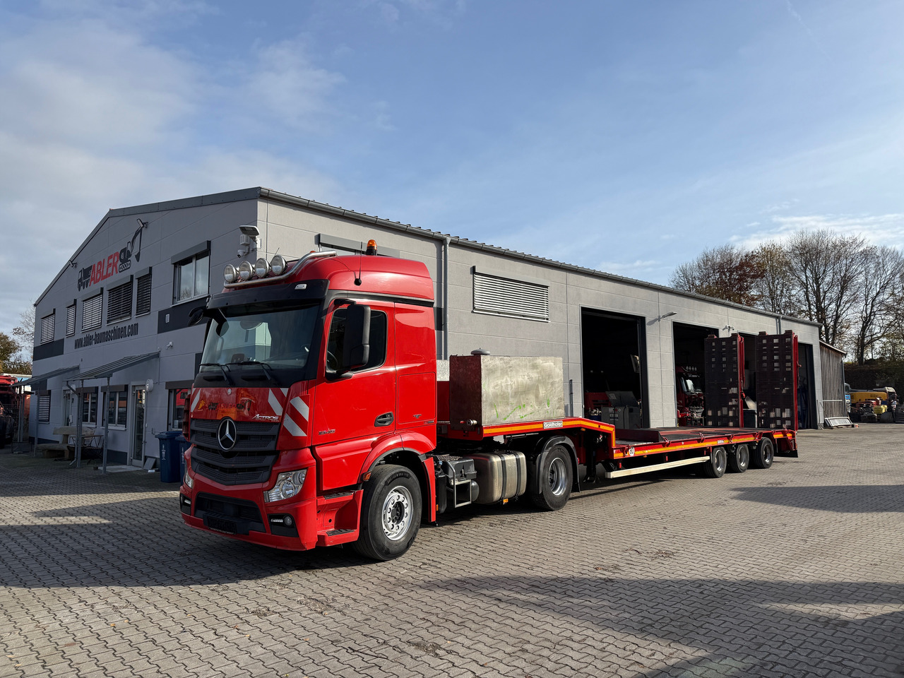Mercedes-Benz 1845 Actros mit Goldhofer Tieflader - Dragbil, Låg lastare semitrailer: bild 2 Mercedes-Benz 1845 Actros mit Goldhofer Tieflader - Dragbil, Låg lastare semitrailer: bild 2