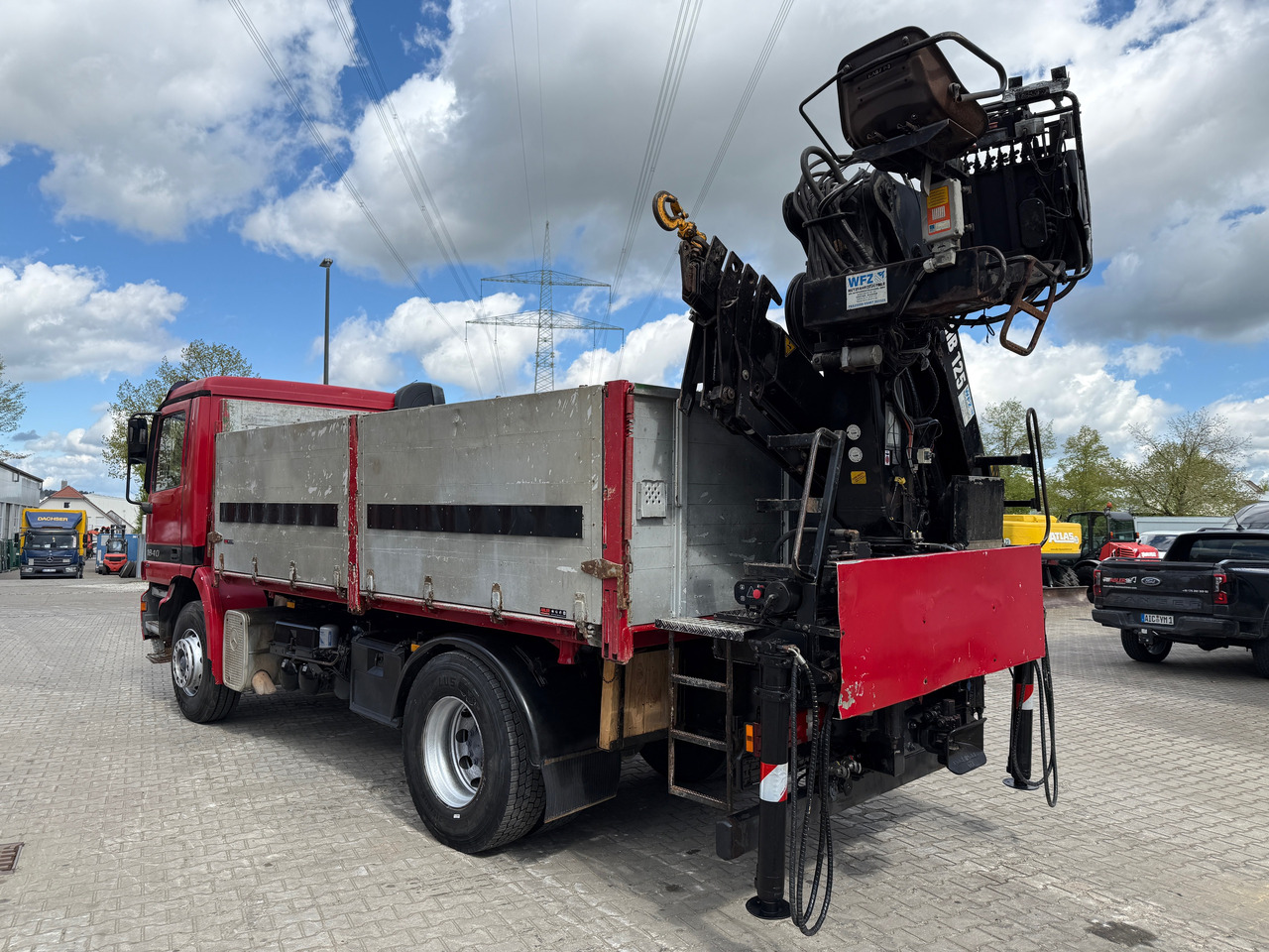 Flakbil, Kranbil Mercedes-Benz 1840 Actros 2-Seiten-Kipper mit Kran Hiab 125-3 mit Funk: bild 5