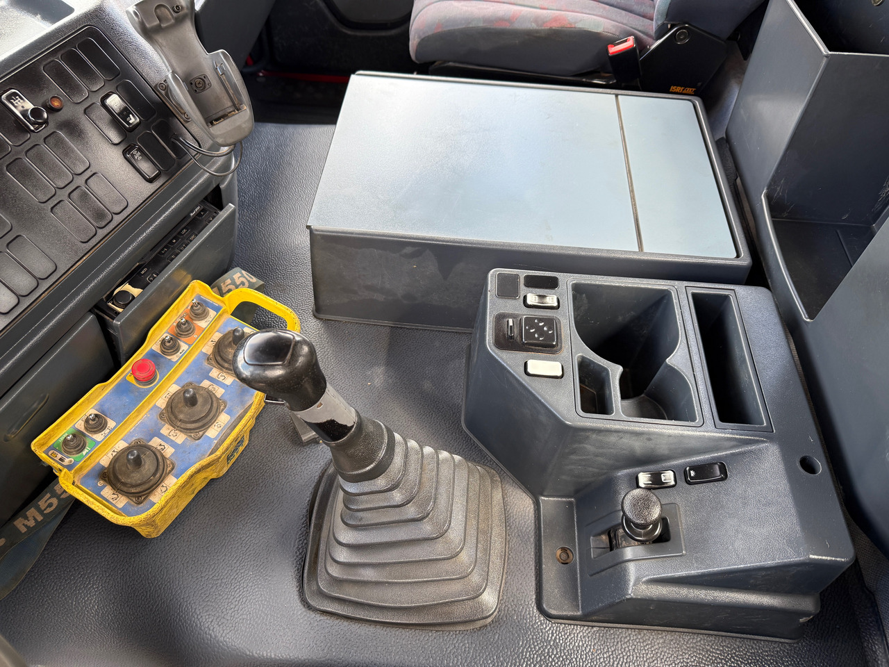 Flakbil, Kranbil Mercedes-Benz 1840 Actros 2-Seiten-Kipper mit Kran Hiab 125-3 mit Funk: bild 16