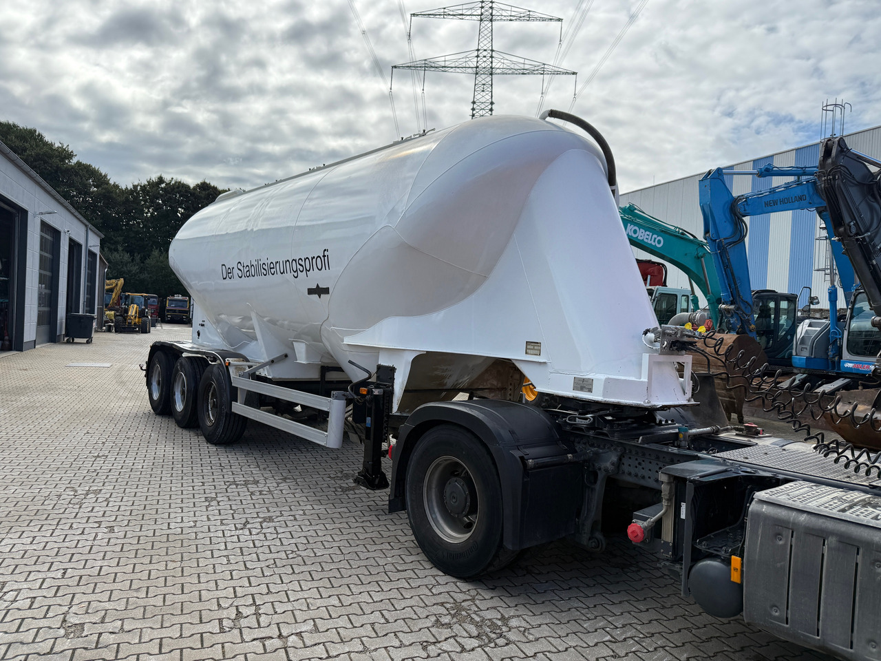 Spitzer SF24/34 3-Achs Siloauflieger - Bulktrailer: bild 3 Spitzer SF24/34 3-Achs Siloauflieger - Bulktrailer: bild 3