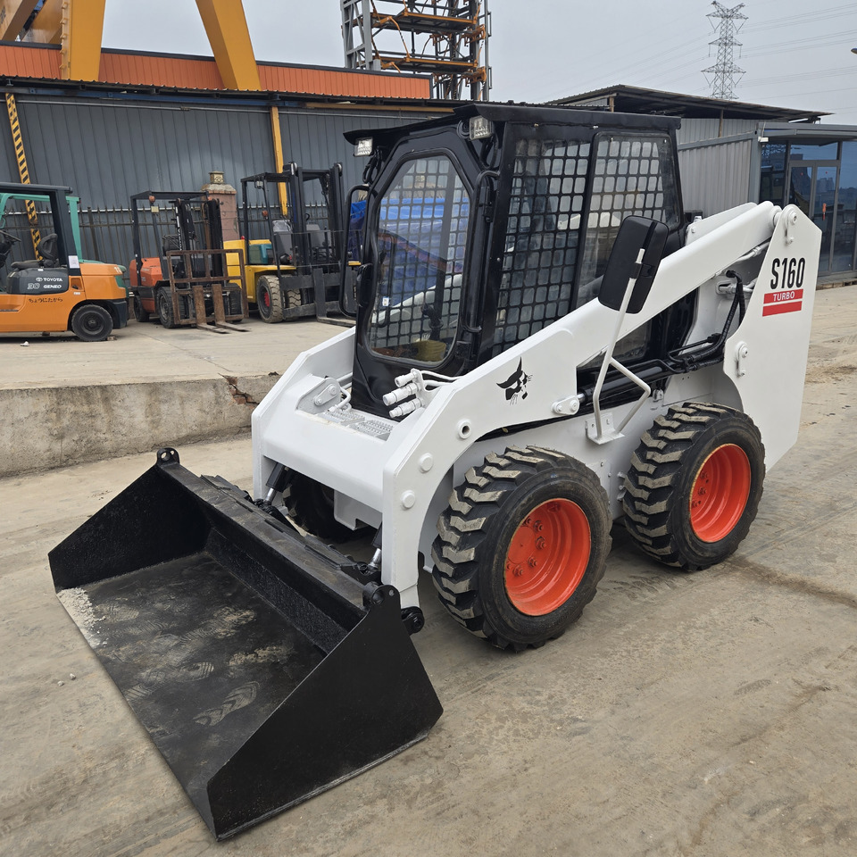 BOBCAT S160 - Kompaktlastare/ Slirstyrda lastare: bild 1 BOBCAT S160 - Kompaktlastare/ Slirstyrda lastare: bild 1