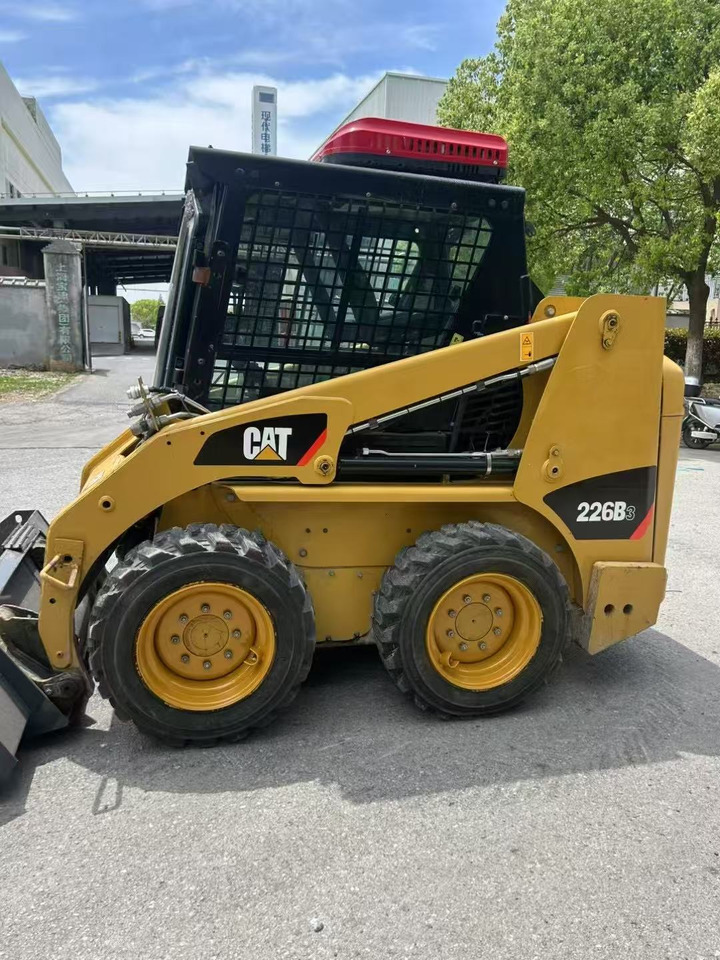 CATERPILLAR 226B - Kompaktlastare/ Slirstyrda lastare: bild 1 CATERPILLAR 226B - Kompaktlastare/ Slirstyrda lastare: bild 1