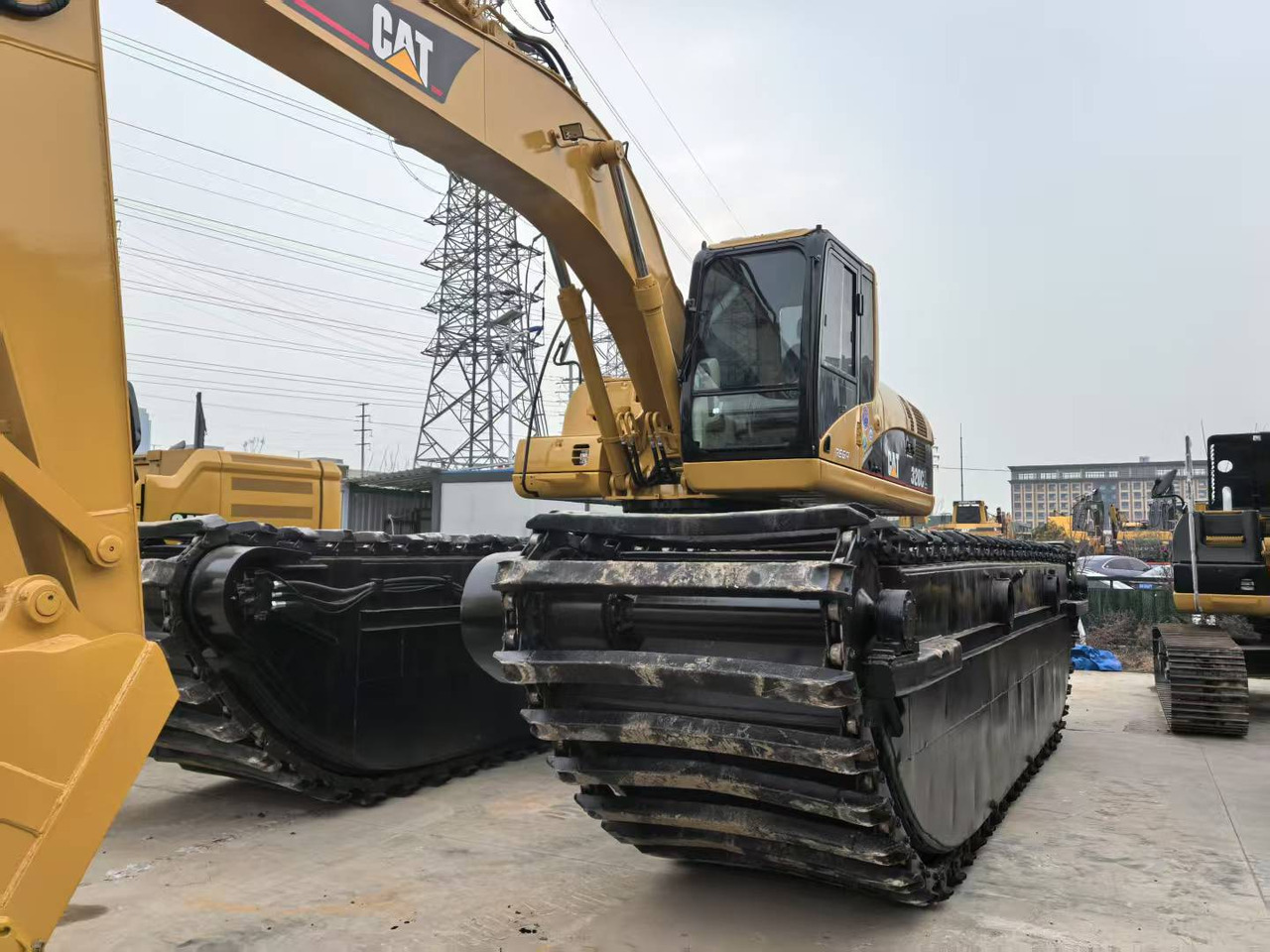 CATERPILLAR 320CL amphibious - Flytande grävmaskin: bild 4 CATERPILLAR 320CL amphibious - Flytande grävmaskin: bild 4