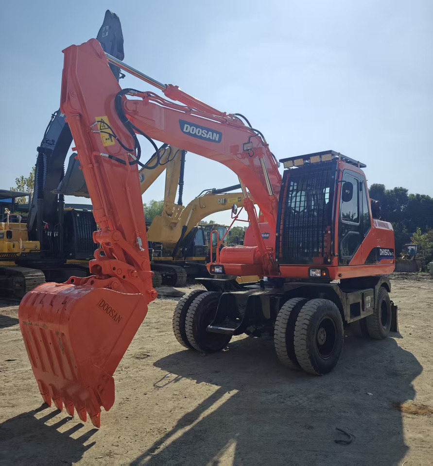 Grävmaskin på däck Doosan DH150W: bild 6 Grävmaskin på däck Doosan DH150W: bild 6