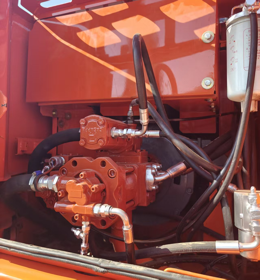 Grävmaskin på däck Doosan DH150W: bild 9 Grävmaskin på däck Doosan DH150W: bild 9