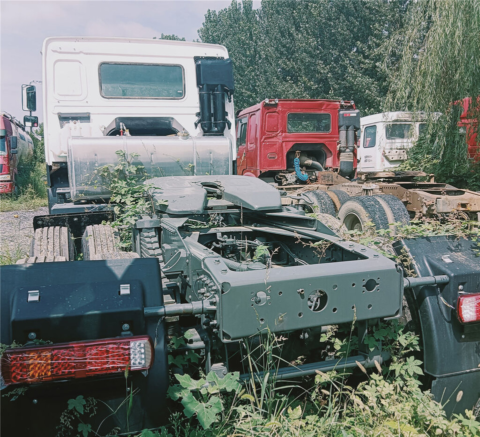 Howo 420hp 6x4 - Dragbil: bild 4 Howo 420hp 6x4 - Dragbil: bild 4