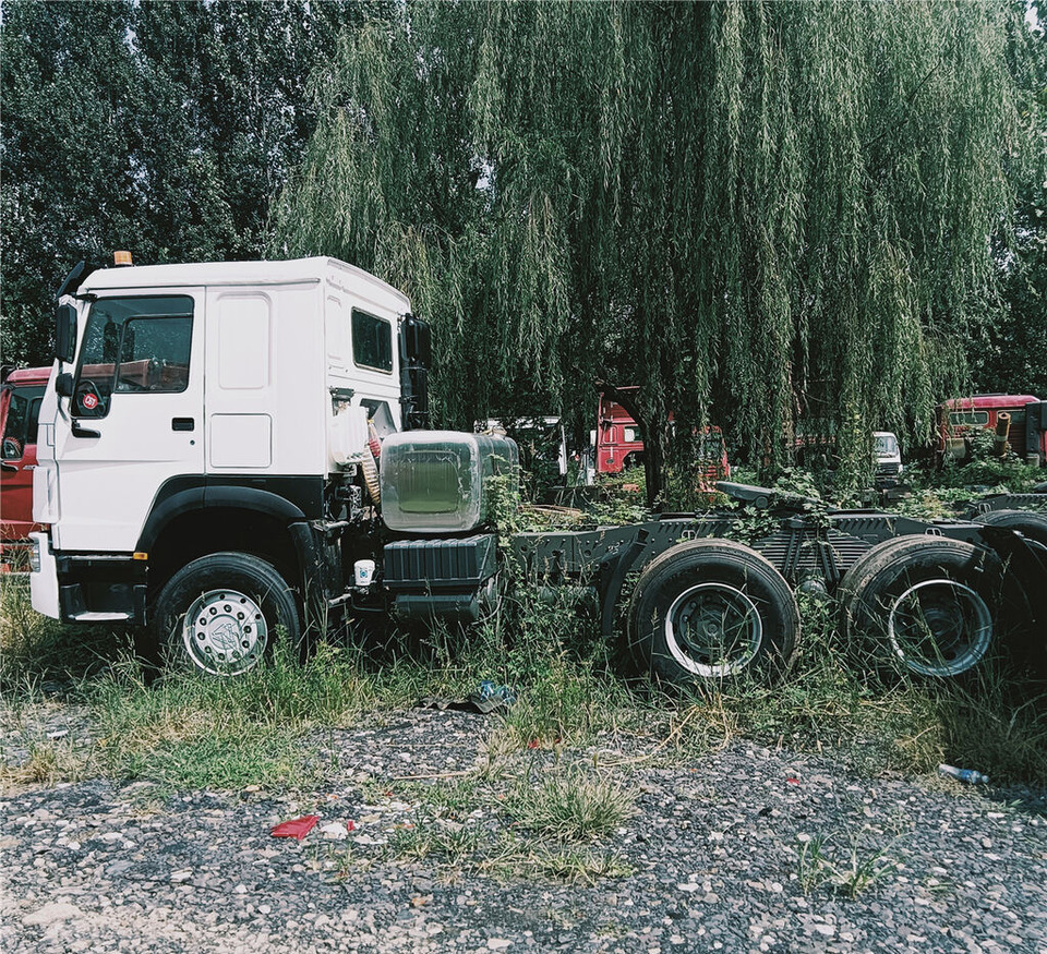 Howo 420hp 6x4 - Dragbil: bild 2 Howo 420hp 6x4 - Dragbil: bild 2