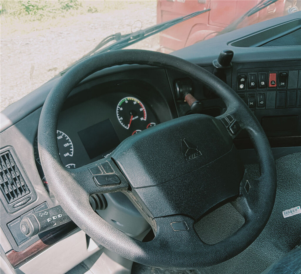 Howo 420hp 6x4 - Dragbil: bild 5 Howo 420hp 6x4 - Dragbil: bild 5