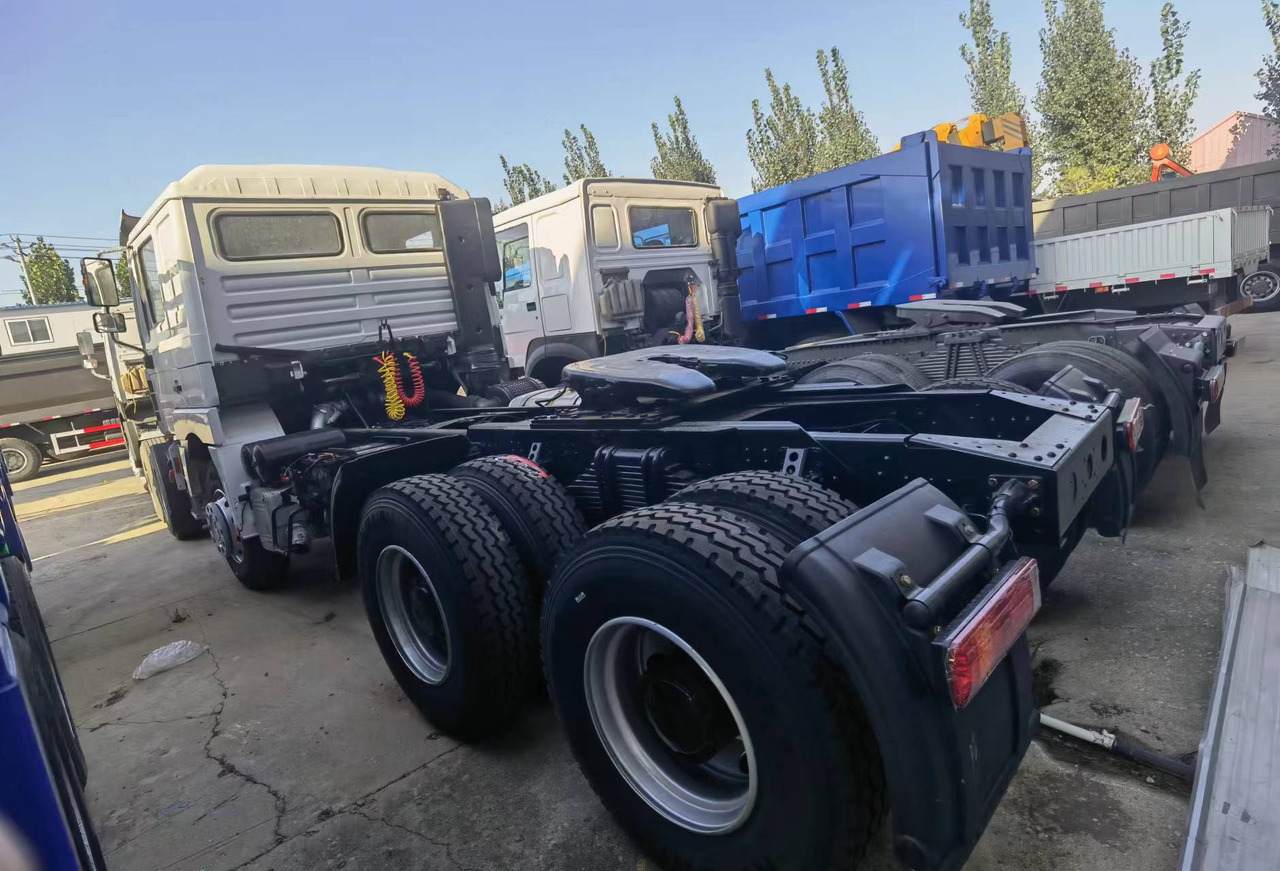 Shacman F3000 6*4 Tractor - Dragbil: bild 5 Shacman F3000 6*4 Tractor - Dragbil: bild 5