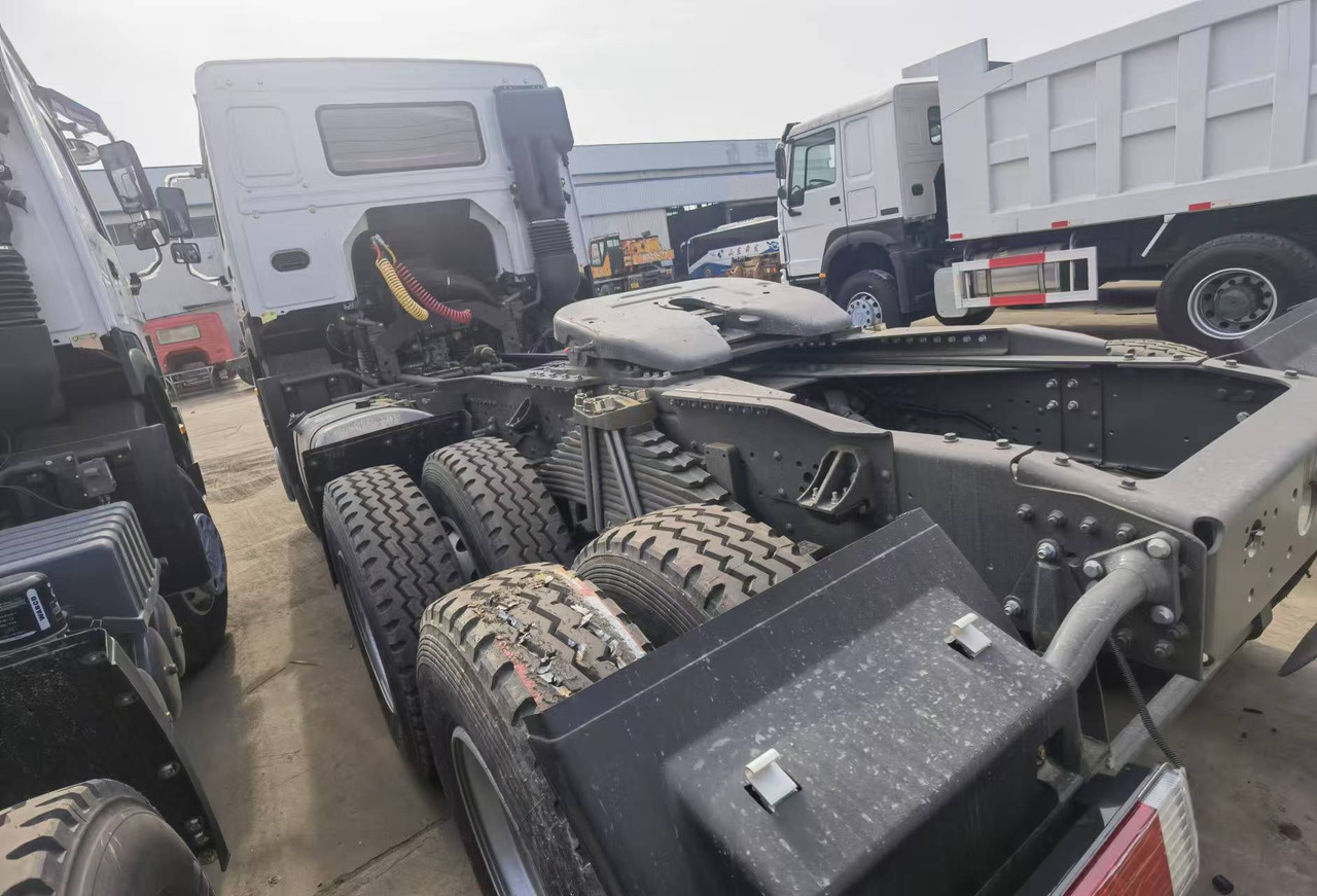 Sinotruk HOWO 371 Tractor - Dragbil: bild 3 Sinotruk HOWO 371 Tractor - Dragbil: bild 3