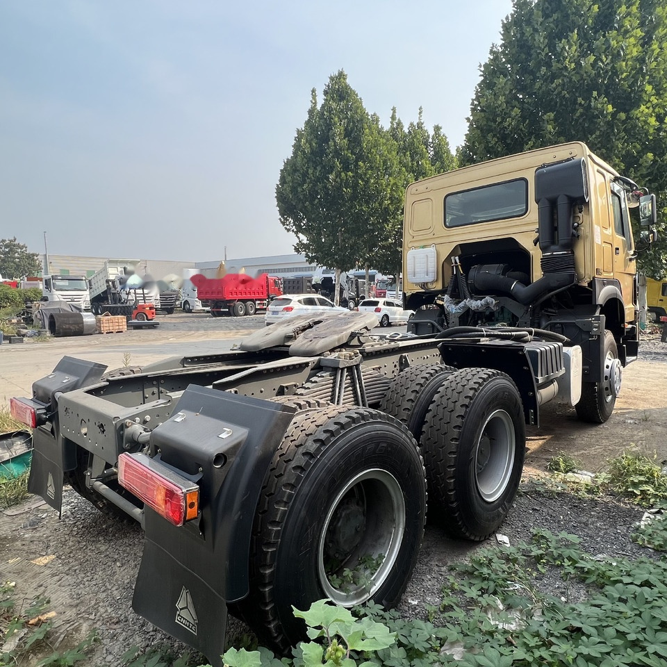 Sinotruk HOWO 420 Tractor - Dragbil: bild 2 Sinotruk HOWO 420 Tractor - Dragbil: bild 2