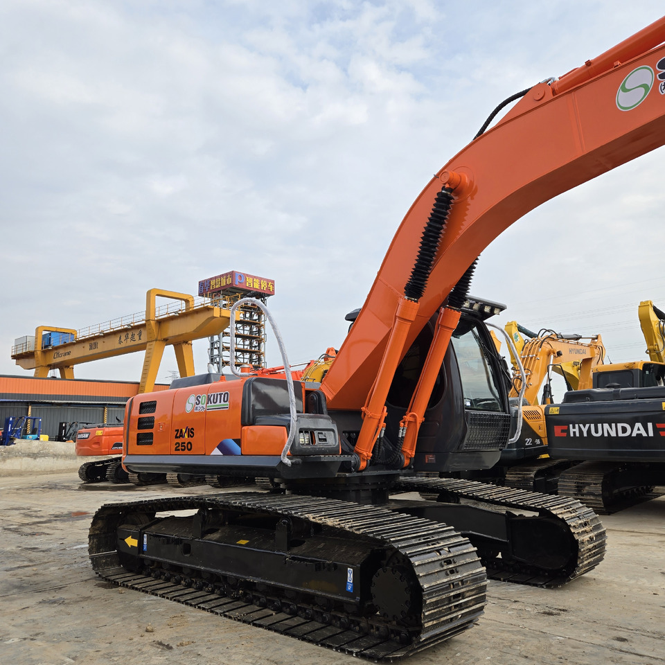 HITACHI ZX250 - Grävmaskin: bild 4 HITACHI ZX250 - Grävmaskin: bild 4