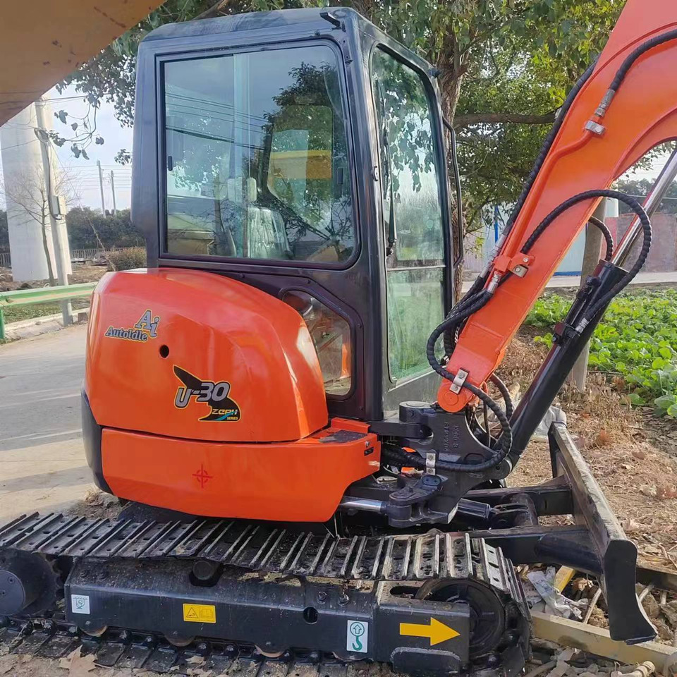 KUBOTA U30 - Minigrävmaskin: bild 1 KUBOTA U30 - Minigrävmaskin: bild 1