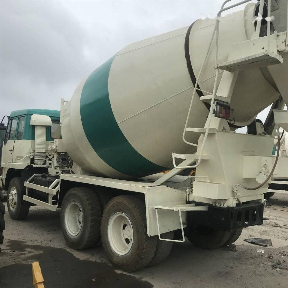 Mitsubishi FV415J - Betongbil: bild 3 Mitsubishi FV415J - Betongbil: bild 3