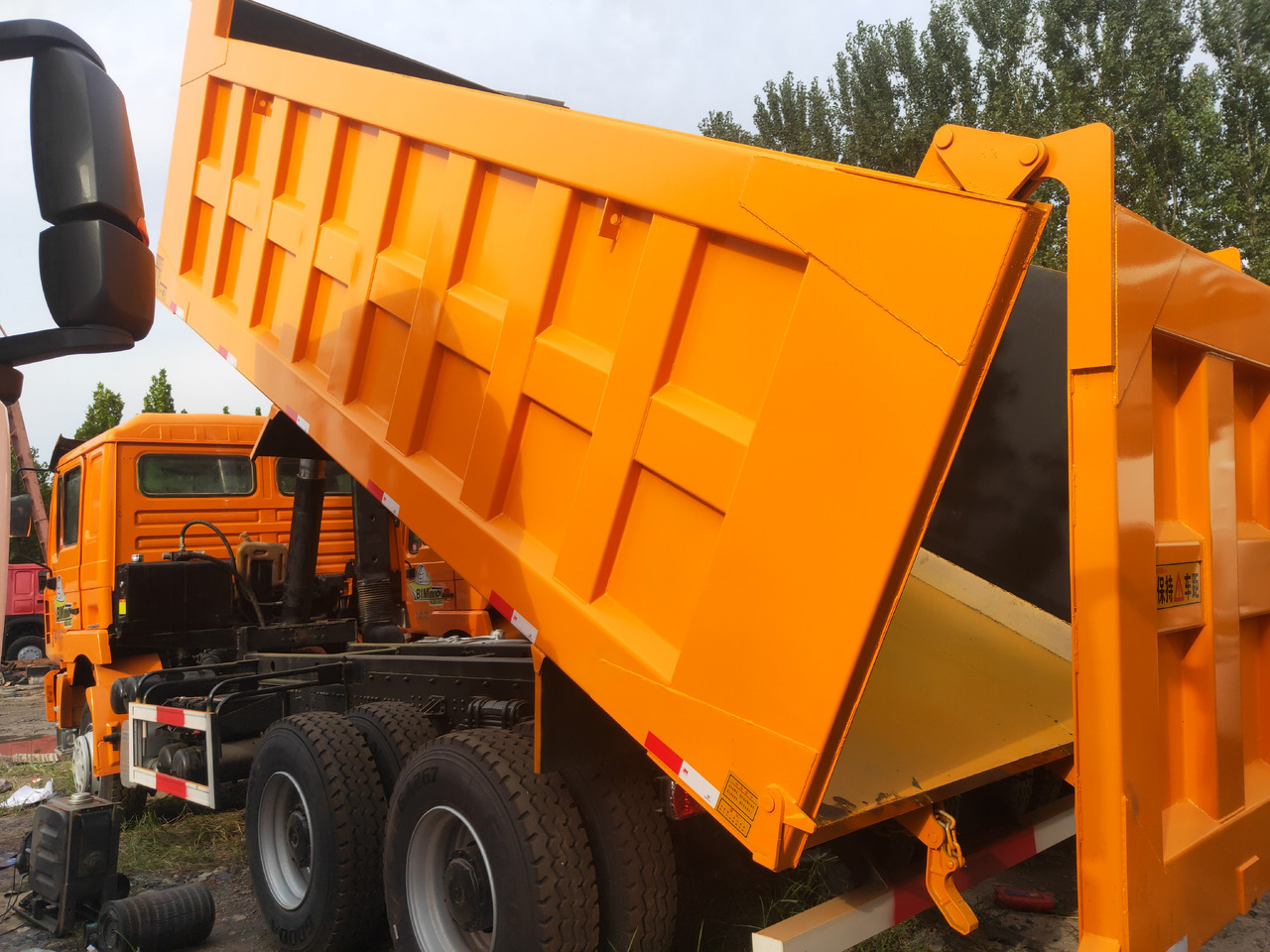 Shacman F3000 6*4 Dump truck - Tippbil lastbil: bild 3 Shacman F3000 6*4 Dump truck - Tippbil lastbil: bild 3