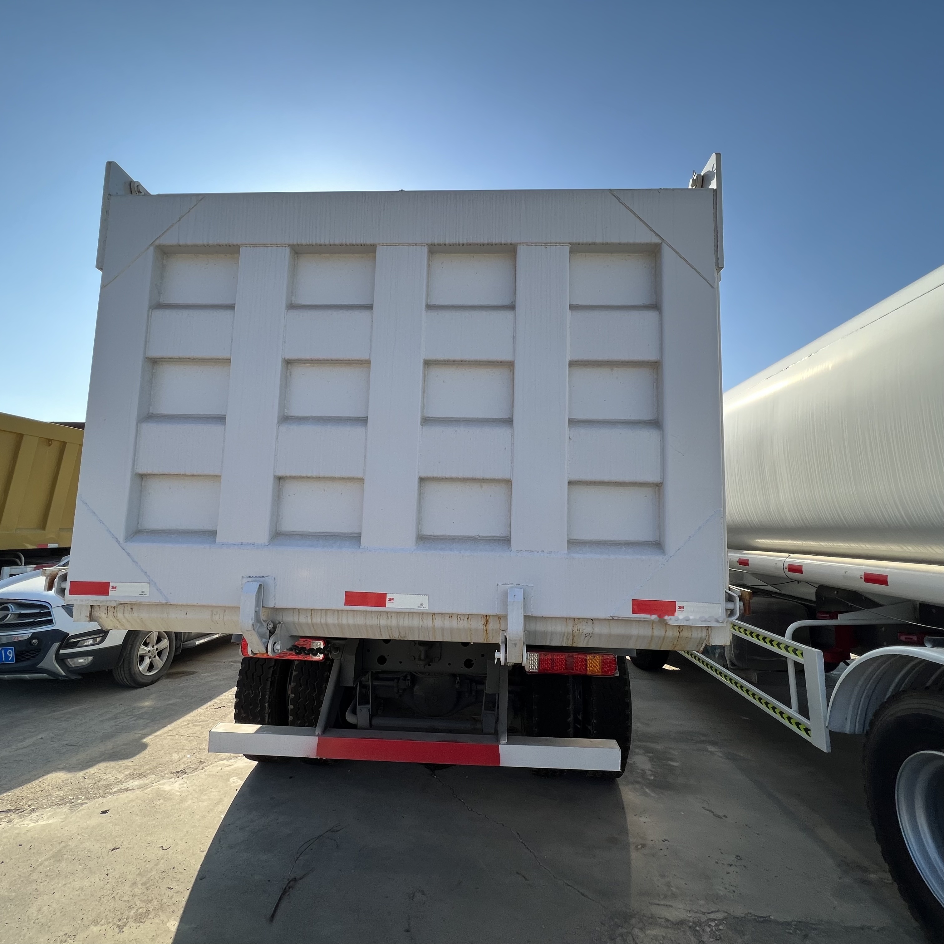 Sinotruk HOWO 371 6*4 Dump truck - Tippbil lastbil: bild 5 Sinotruk HOWO 371 6*4 Dump truck - Tippbil lastbil: bild 5