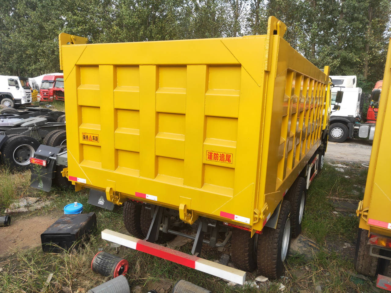 Tippbil lastbil Sinotruk HOWO 371 6*4 Dump truck: bild 7