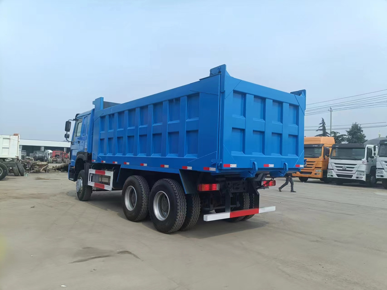 Sinotruk HOWO 371 6*4 dump truck - Minitippbil: bild 5 Sinotruk HOWO 371 6*4 dump truck - Minitippbil: bild 5
