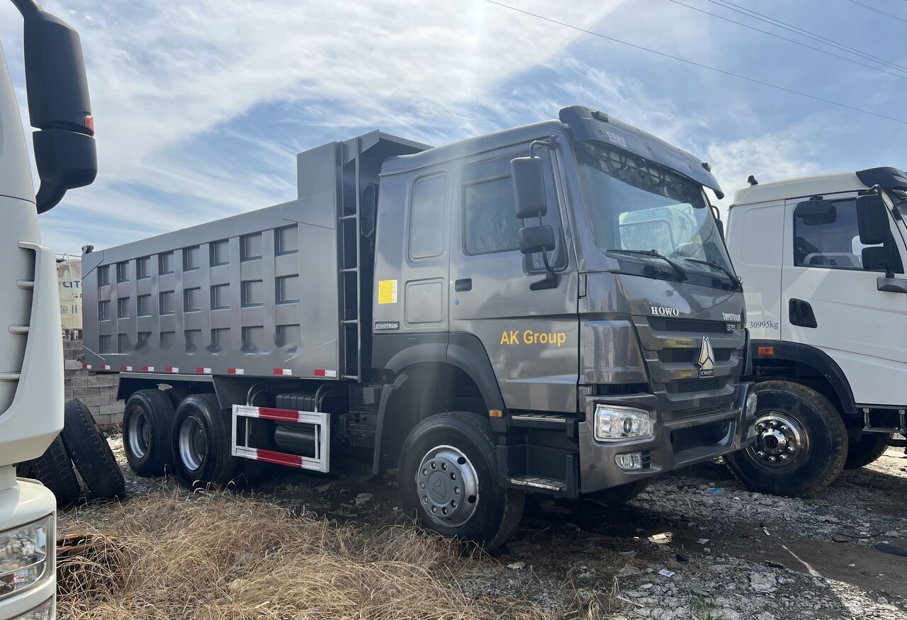 Sinotruk HOWO 375 6*4 Dump truck - Tippbil lastbil: bild 1 Sinotruk HOWO 375 6*4 Dump truck - Tippbil lastbil: bild 1