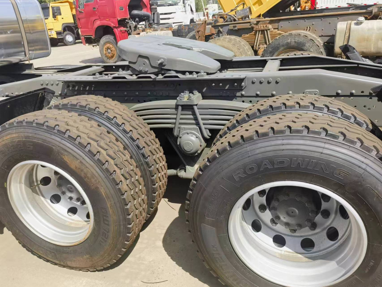 Sinotruk HOWO 375 tractor - Minitippbil: bild 3 Sinotruk HOWO 375 tractor - Minitippbil: bild 3