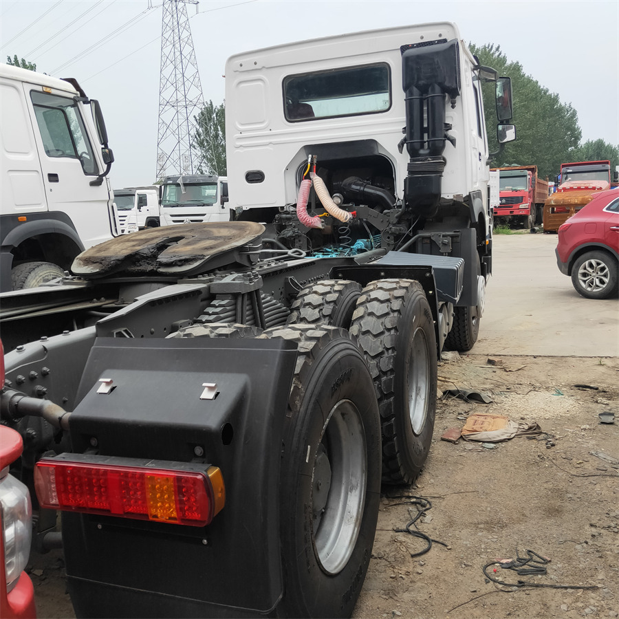 Sinotruk HOWO 420 tractor - Minitippbil: bild 2 Sinotruk HOWO 420 tractor - Minitippbil: bild 2