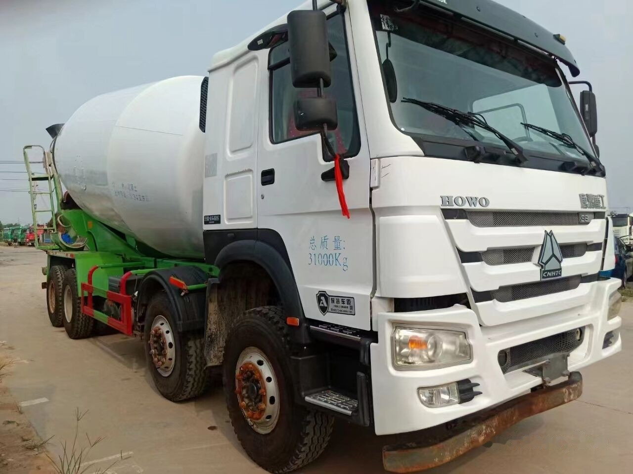 Sinotruk HOWO 8*4 Concrete mixer truck - Betongbil: bild 2 Sinotruk HOWO 8*4 Concrete mixer truck - Betongbil: bild 2