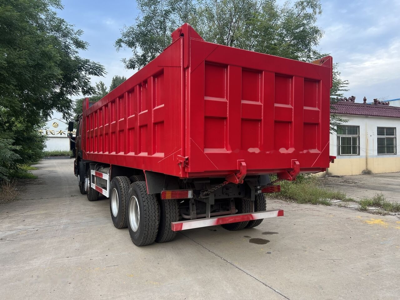 Sinotruk HOWO 8*4 Dump truck - Tippbil lastbil: bild 4 Sinotruk HOWO 8*4 Dump truck - Tippbil lastbil: bild 4