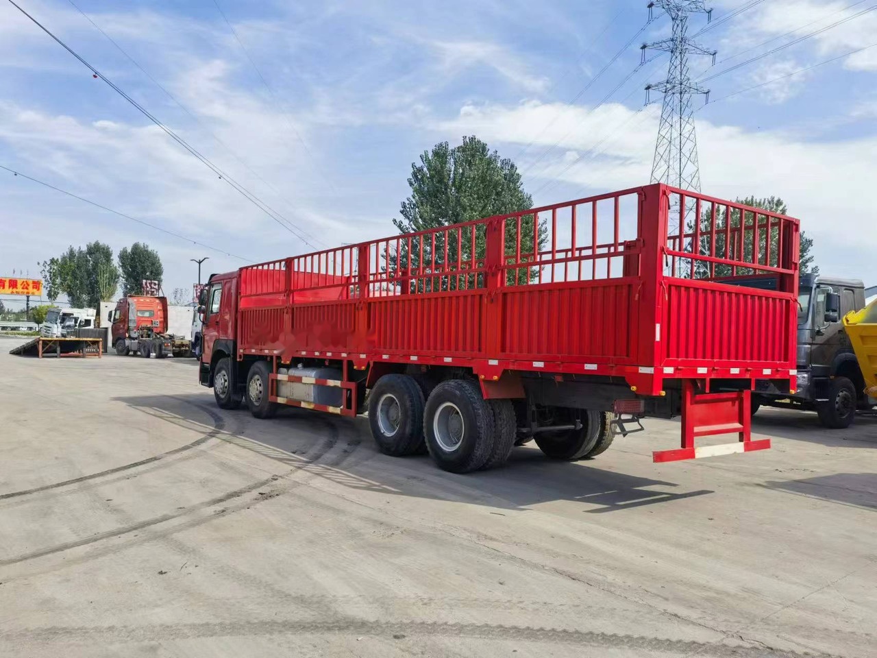 Sinotruk HOWO 8*4 Fence Truck - Minitippbil: bild 4 Sinotruk HOWO 8*4 Fence Truck - Minitippbil: bild 4