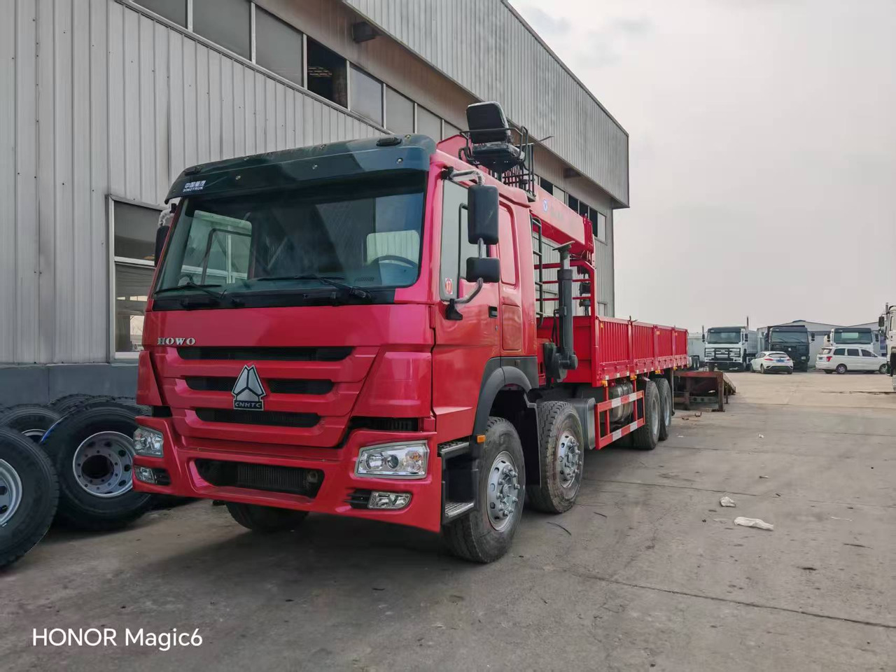 Sinotruk HOWO 8*4 Mobile crane - Mobilkran: bild 1 Sinotruk HOWO 8*4 Mobile crane - Mobilkran: bild 1