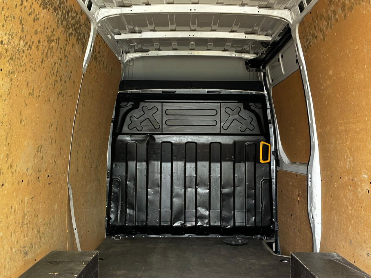 Skåpbil Furgón IVECO 35S14 V 12m3: bild 8 Skåpbil Furgón IVECO 35S14 V 12m3: bild 8