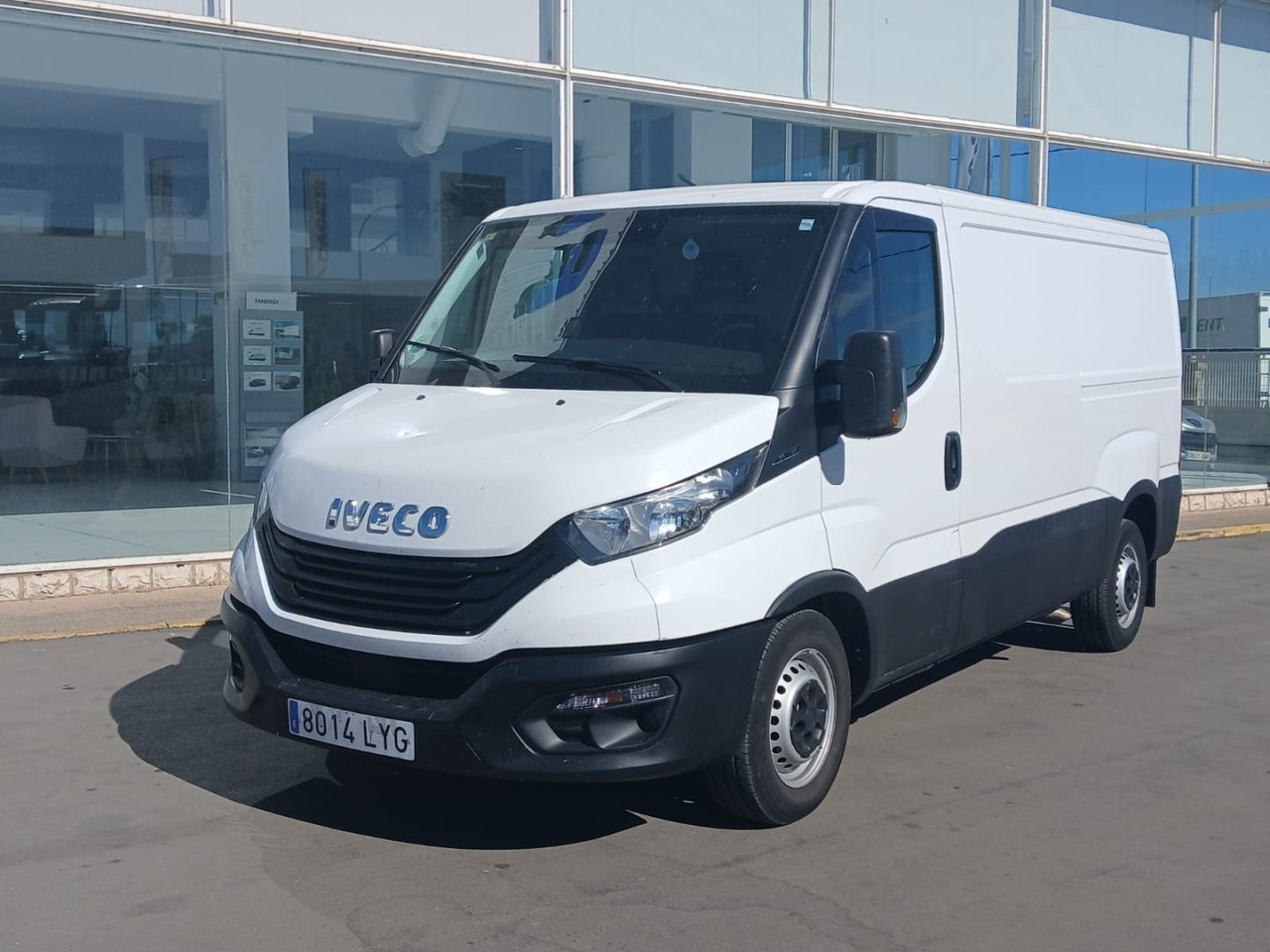 Furgón IVECO 35S16 V 9m3 - Skåpbil: bild 1 Furgón IVECO 35S16 V 9m3 - Skåpbil: bild 1