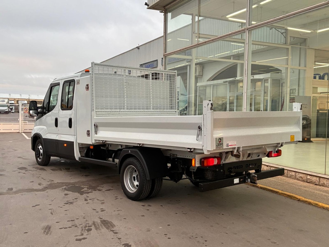 Volquete/Dumper IVECO 35C14 CAJA BASCULANTE DOBLE CABINA - Transportbil med tippflak, Dubbelhytt transportbil: bild 4 Volquete/Dumper IVECO 35C14 CAJA BASCULANTE DOBLE CABINA - Transportbil med tippflak, Dubbelhytt transportbil: bild 4