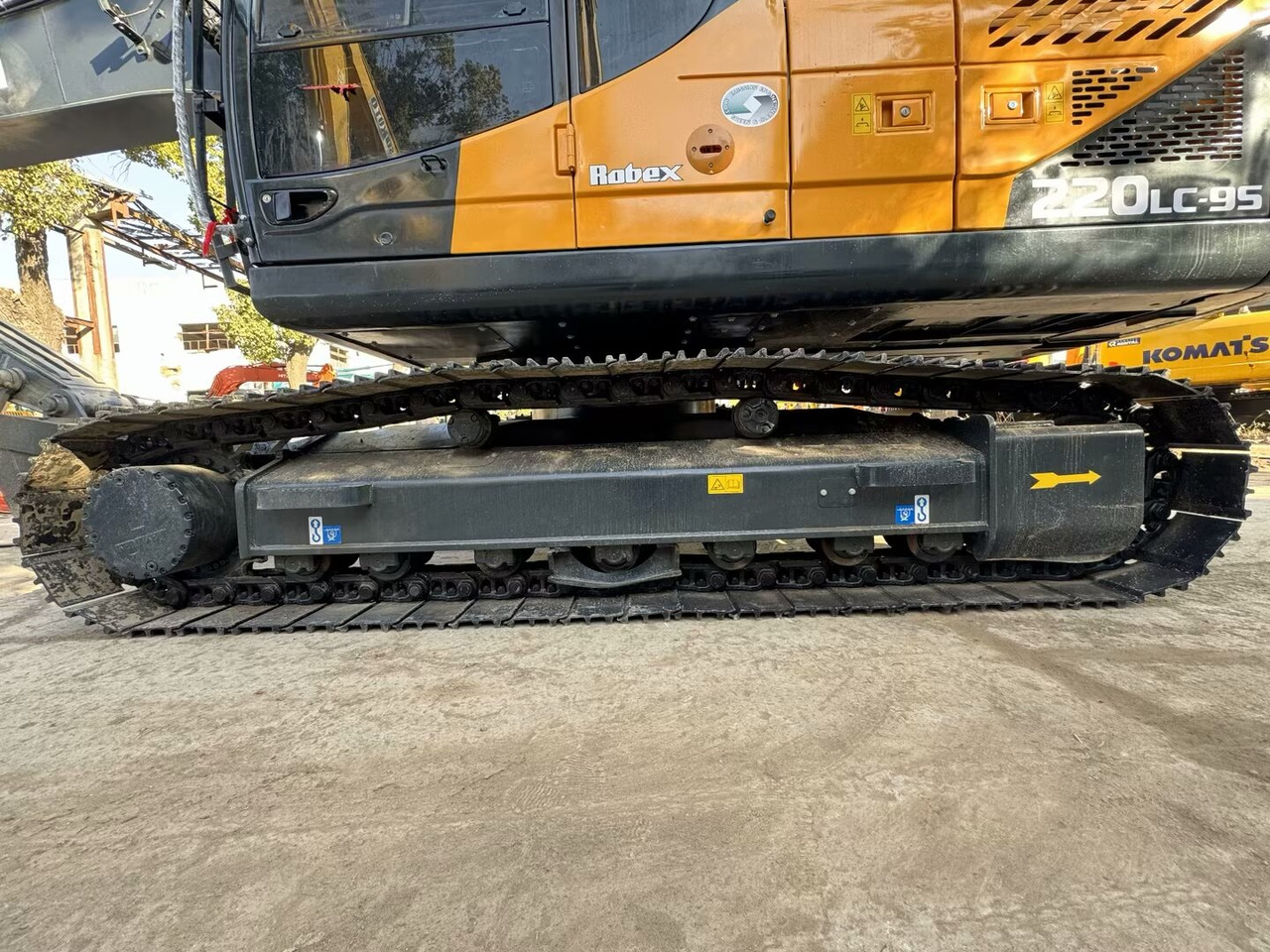 HYUNDAI 220LC-9S 220LC-9T - Bandgrävare: bild 4 HYUNDAI 220LC-9S 220LC-9T - Bandgrävare: bild 4