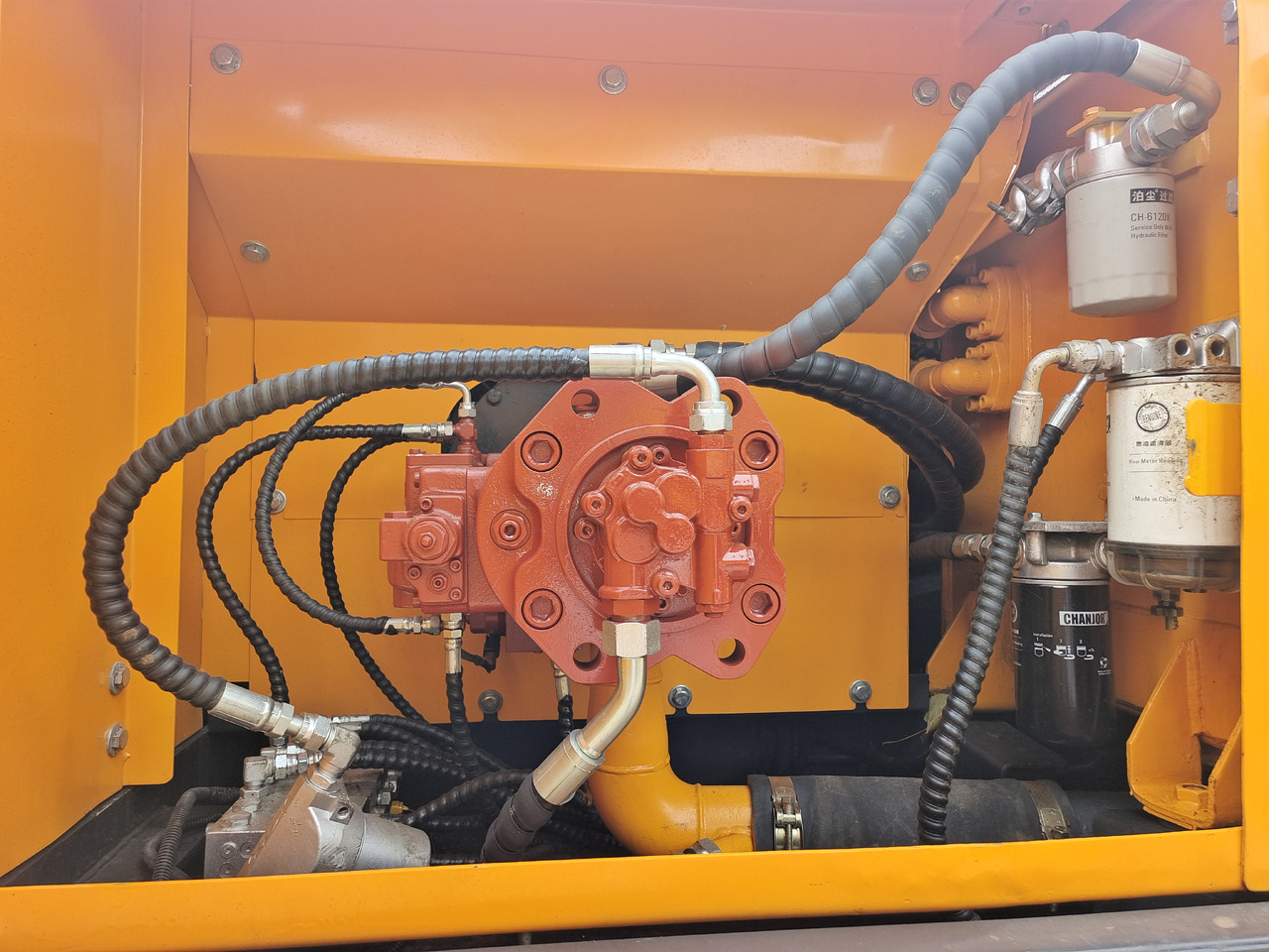 HYUNDAI HX220HD - Bandgrävare: bild 5 HYUNDAI HX220HD - Bandgrävare: bild 5