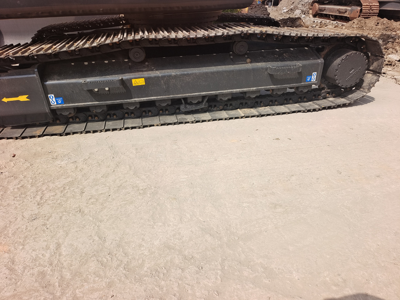 HYUNDAI HX220HD WITH 4 CAMERAS - Bandgrävare: bild 2 HYUNDAI HX220HD WITH 4 CAMERAS - Bandgrävare: bild 2