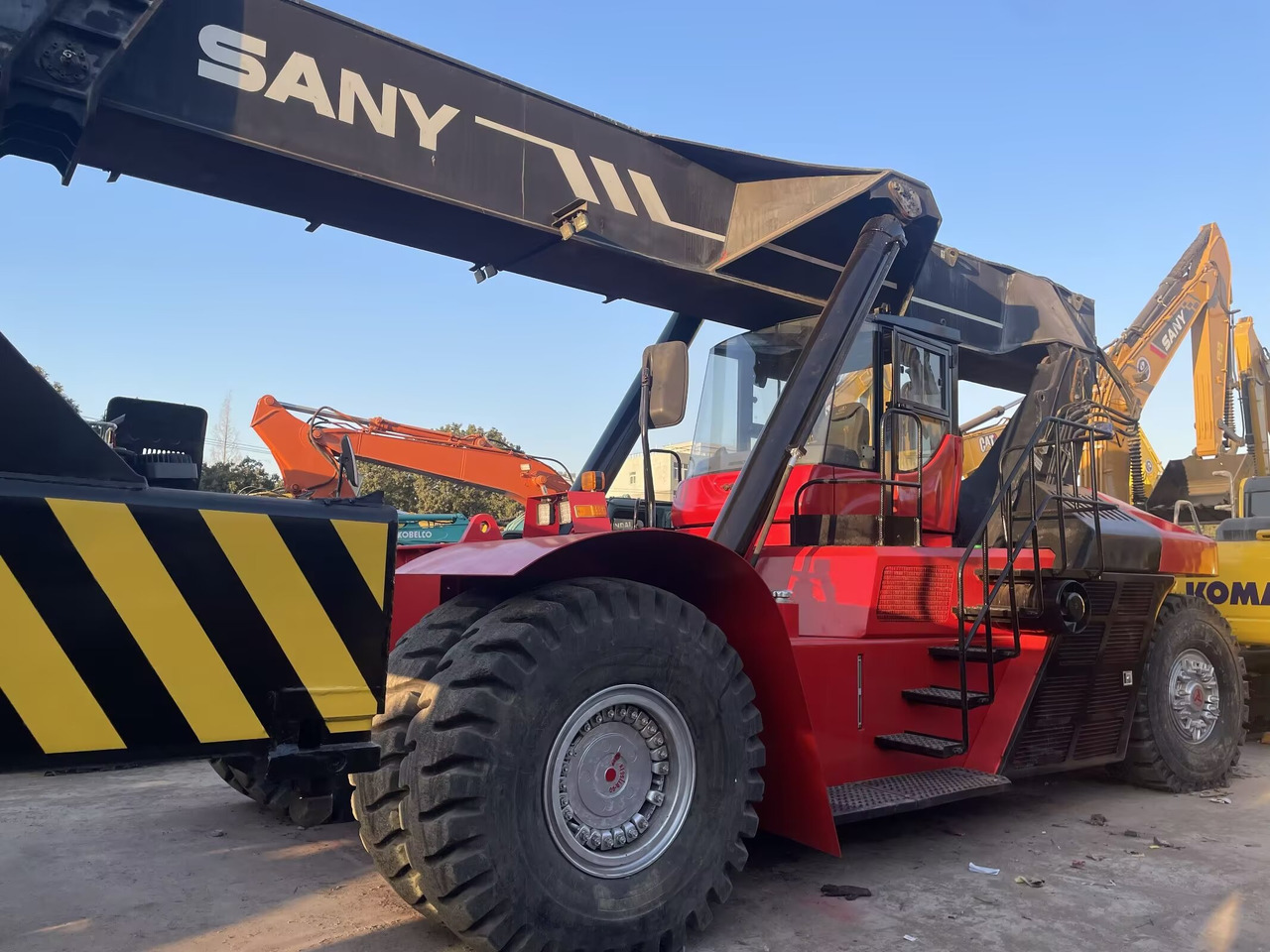 SANY SRSC45C30 45 TON CAPACITY - Reachstacker: bild 2 SANY SRSC45C30 45 TON CAPACITY - Reachstacker: bild 2