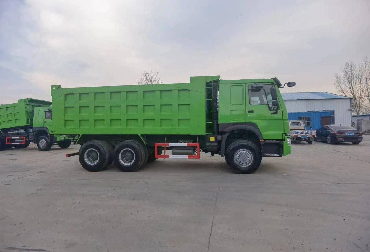 SINOTRUK HOWO 6*4 8*4 DUMP TRUCK - Tippbil lastbil: bild 5 SINOTRUK HOWO 6*4 8*4 DUMP TRUCK - Tippbil lastbil: bild 5