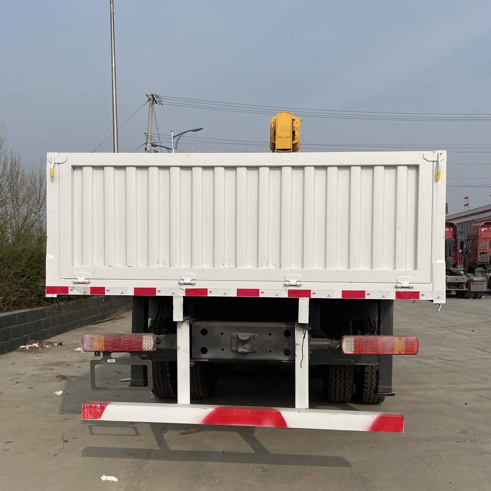 SINOTRUK HOWO 8 TON Knuckle Boom Crane TRUCK MOUNTED CRANE - Kranbil: bild 5 SINOTRUK HOWO 8 TON Knuckle Boom Crane TRUCK MOUNTED CRANE - Kranbil: bild 5