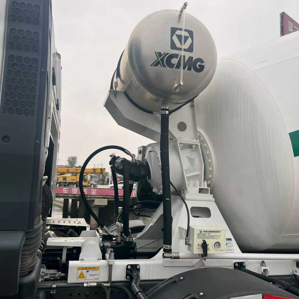 SINOTRUK HOWO TX350 Euro 5 - Betongbil: bild 3 SINOTRUK HOWO TX350 Euro 5 - Betongbil: bild 3