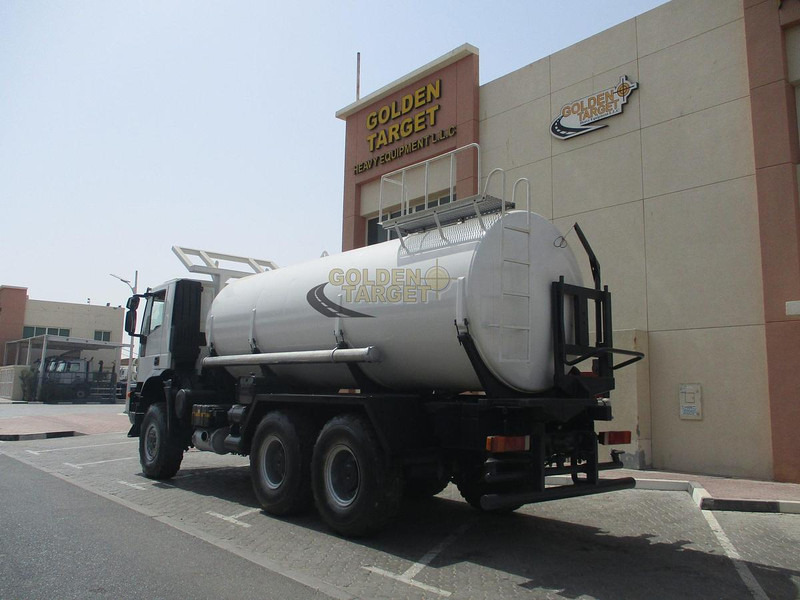 Iveco TRAKKER 380 - Tankbil: bild 4 Iveco TRAKKER 380 - Tankbil: bild 4