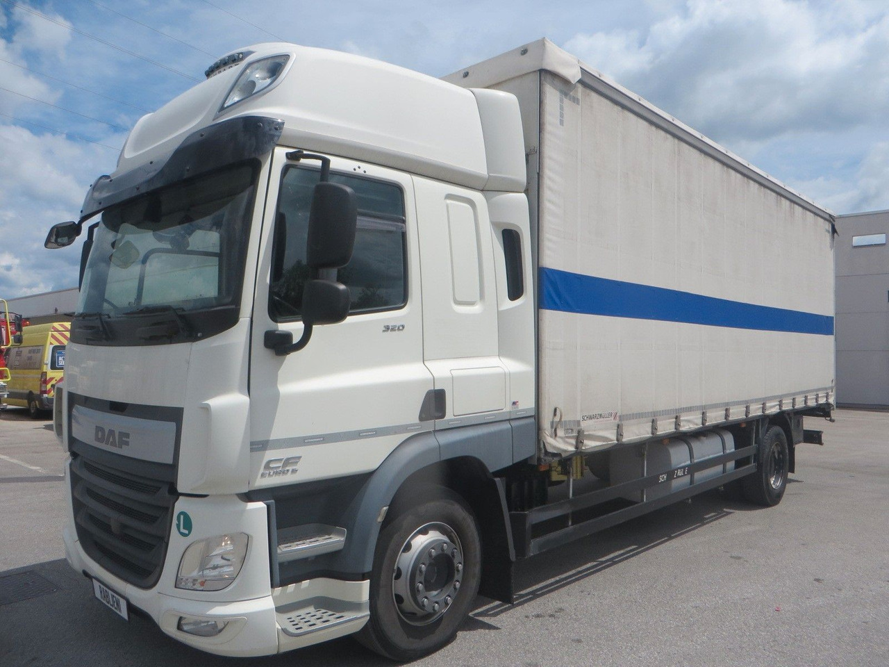 DAF CF320 4x2 18T Curtainside 7.70m - Kapellbil: bild 1 DAF CF320 4x2 18T Curtainside 7.70m - Kapellbil: bild 1