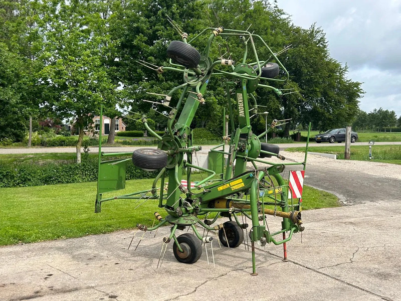 Krone KW 6.40 schudder schuilstelling hooibouw 6 elements - Hövändare: bild 1 Krone KW 6.40 schudder schuilstelling hooibouw 6 elements - Hövändare: bild 1