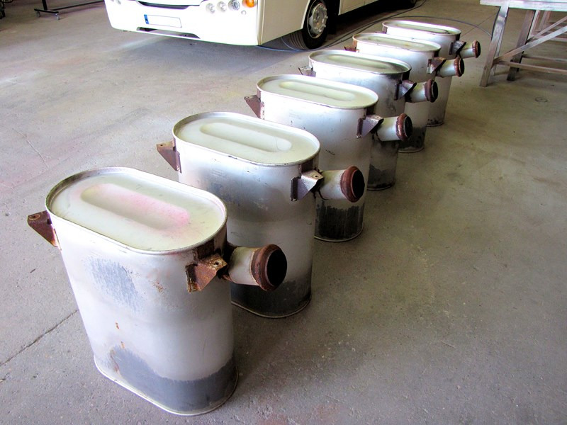 Pots d'échappement ILIADE : - Avgassystem för Buss: bild 1 Pots d'échappement ILIADE : - Avgassystem för Buss: bild 1