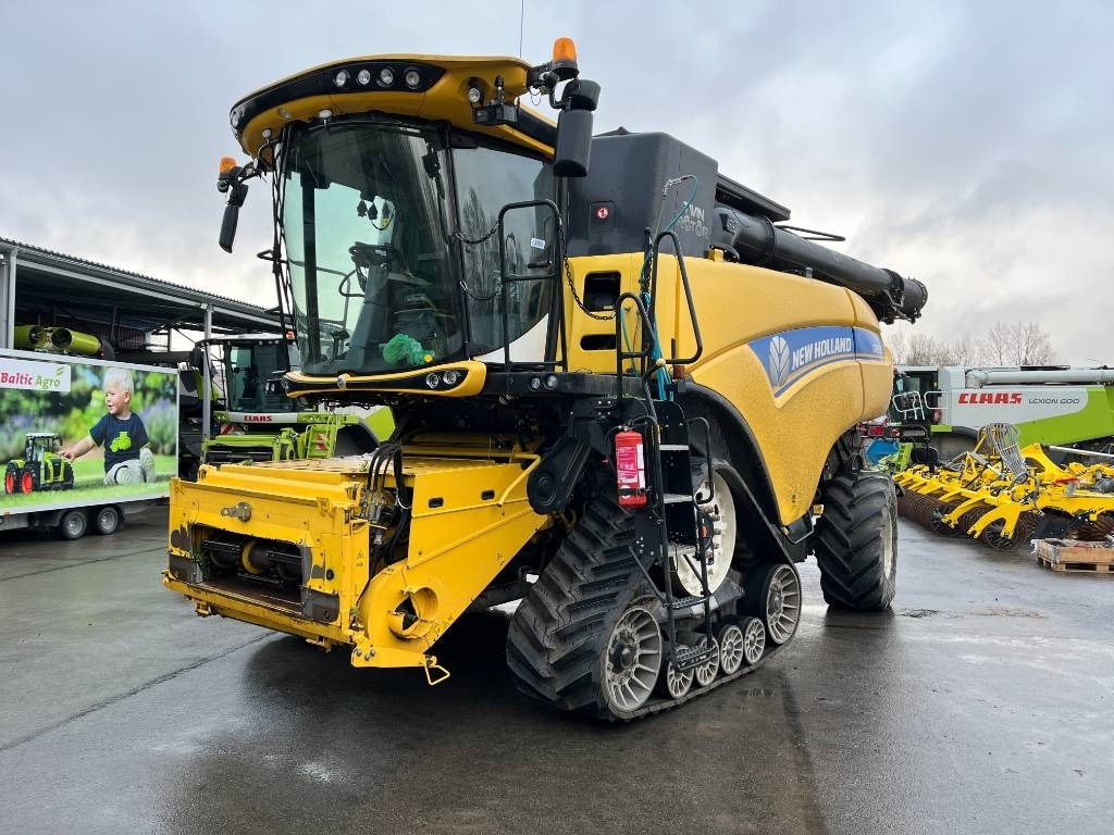 New Holland CR 9.90  - Skördetröska: bild 1 New Holland CR 9.90  - Skördetröska: bild 1