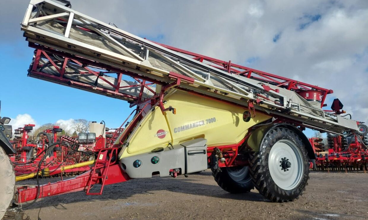 Hardi Commander 7000i - 36 m Twin - Bogserad spruta: bild 1 Hardi Commander 7000i - 36 m Twin - Bogserad spruta: bild 1