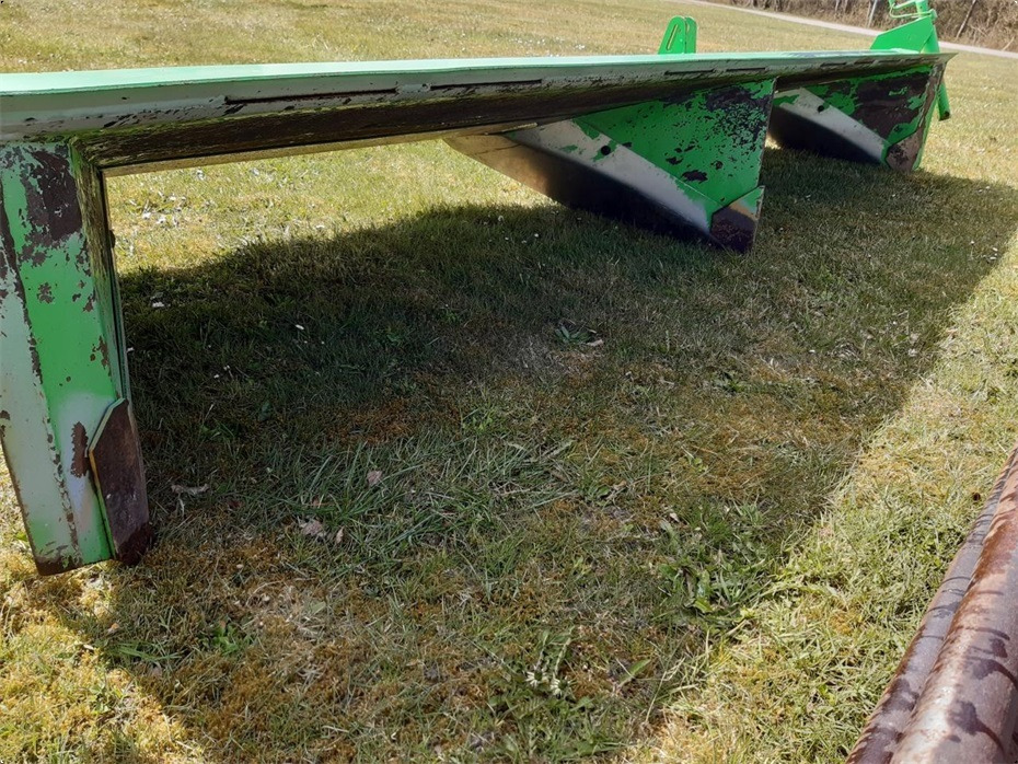 Jordfräs Rumptstad
RSF 2000: bild 10 Jordfräs Rumptstad
RSF 2000: bild 10