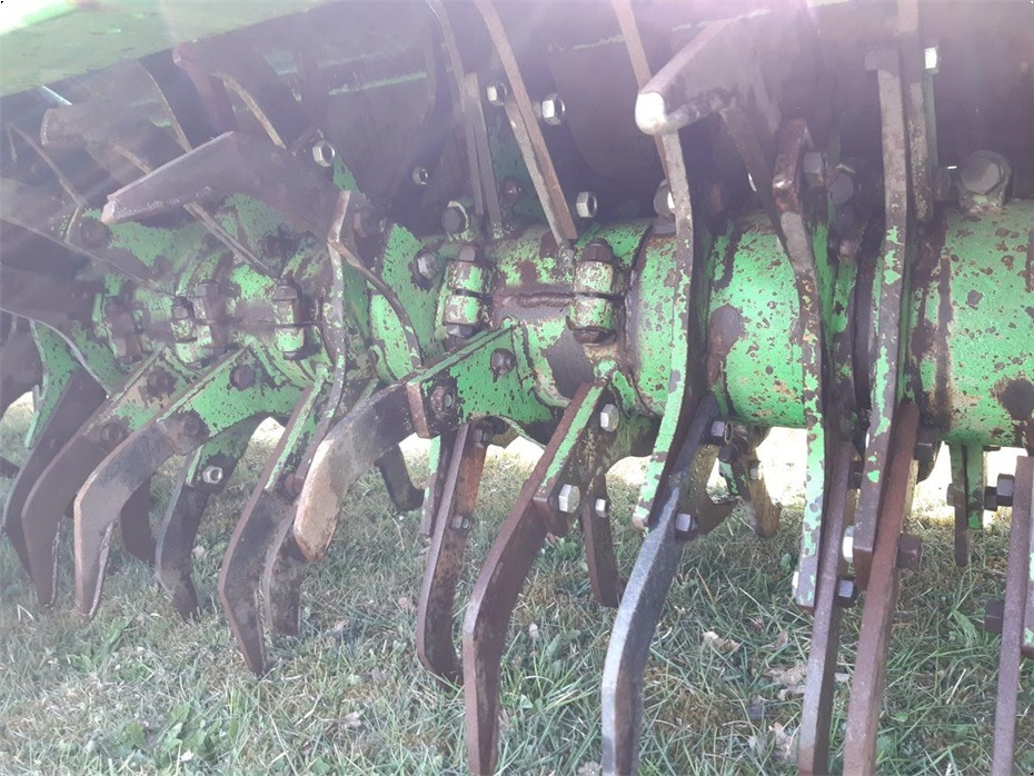 Jordfräs Rumptstad
RSF 2000: bild 11 Jordfräs Rumptstad
RSF 2000: bild 11