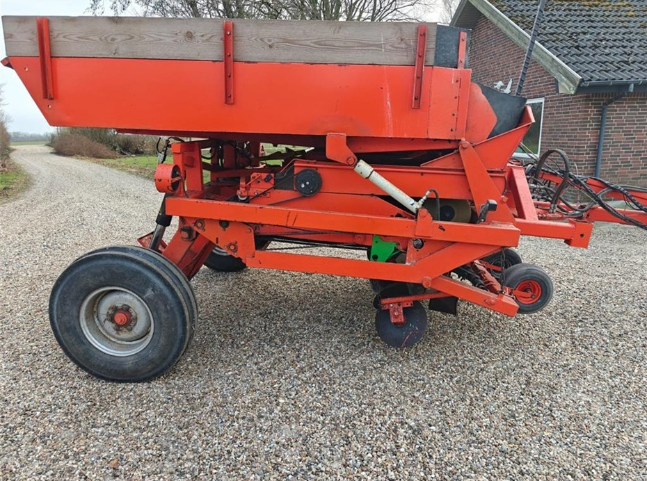 Structural 3 rækket - Potatissättare: bild 3 Structural 3 rækket - Potatissättare: bild 3