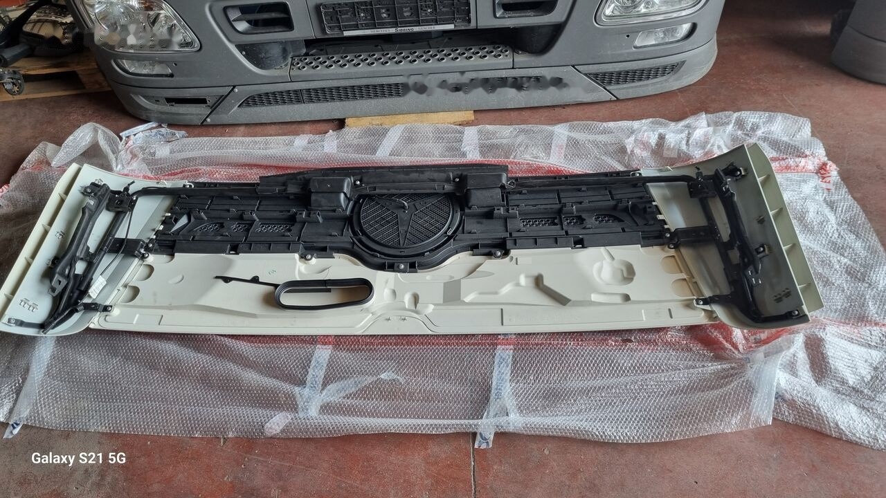 Mercedes-Benz MERCEDES ACTROS MP4 EURO 6   Mercedes-Benz ACTROS MP4 - Huv för Lastbil: bild 5 Mercedes-Benz MERCEDES ACTROS MP4 EURO 6   Mercedes-Benz ACTROS MP4 - Huv för Lastbil: bild 5